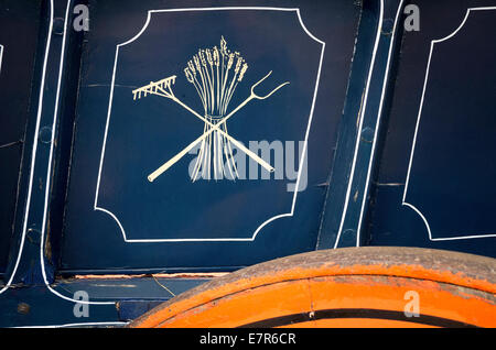 Emblème de la récolte sur l'ancienne ferme panier vu à une émission anglaise0. Banque D'Images