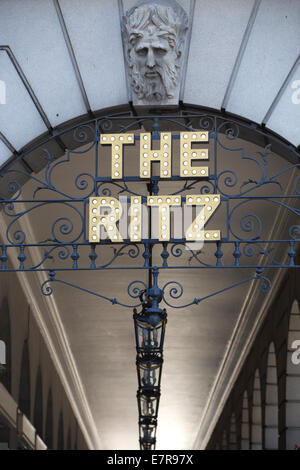 Le Ritz Hotel London, 150 Piccadilly, London, England, UK Banque D'Images