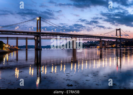 Le Tamar pont suspendu enjambant la rivière Tamar entre Devon et Conrwall Banque D'Images