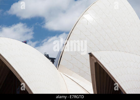 Sydney, Australie - Novembre 18 - Les voiles de l'Opéra de Sydney sur une bonne journée de printemps le 18 novembre 2012. Banque D'Images