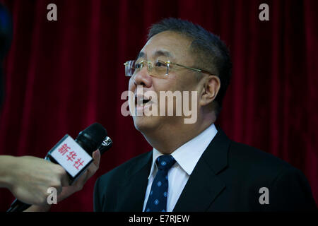 Le Caire. Sep 23, 2014. L'Envoyé spécial sur le Moyen-Orient Gong Xiaosheng parle lors d'un entretien avec Xinhua au Caire, 23 septembre 2014. Credit : Cui Xinyu/Xinhua/Alamy Live News Banque D'Images