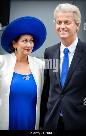 La Haye, aux Pays-Bas. 16 Sep, 2014. Parti de la liberté néerlandais, Geert Wilders, chef invité et arriver à l'Ridderzaal" (salle des Chevaliers) sur "Prinsjesdag" (Prince's Day) à La Haye, Pays-Bas, 16 septembre 2014. Roi des Pays-Bas portera sur le Sénat et de la Chambre des représentants dans la salle des chevaliers dans son discours du trône. Prince's Day est le jour de l'ouverture du parlement néerlandais et a lieu chaque année le troisième mardi de septembre. Photo : Patrick van Katwijk/ - AUCUN FIL - SERVICE/dpa/Alamy Live News Banque D'Images