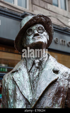 Statue de James Joyce sur Earl Street North, Dublin, République d'Irlande Banque D'Images