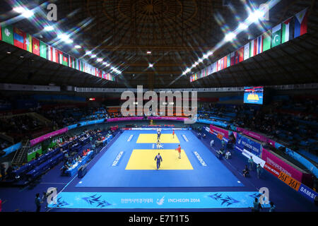 Incheon, Corée du Sud. 22 Sep, 2014. Vue générale : Judo au gymnase Dowon pendant le 2014 Jeux Asiatiques d'Incheon en Corée du Sud, la Corée du Sud. © Yohei Osada/AFLO SPORT/Alamy Live News Banque D'Images