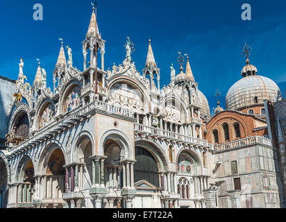 Basilica di San Marco, la basilique Saint-Marc, Venise et Campanila Banque D'Images