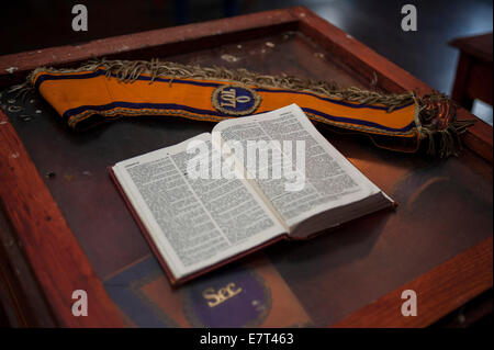 Reconstruction de 19e siècle Orange Lodge salle de réunion au Village de la famine, à l'île de Doagh, comté de Donegal, Irlande Banque D'Images