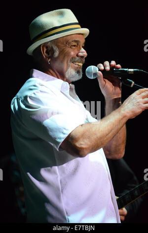 Moorpark, Californie, USA. Sep 23, 2014. Musicien - DANNY SERAPHINE (Chicago) sur scène à la Scott 2014 Medlock-Robbie Krieger Invitational, tournoi de golf des célébrités et les concerts, au profit des enfants de l'Hôpital St Jude Recherche, Moorpark Country Club, Moorpark, Californie, USA, 22 Septembre, 2014.Image Crédit cr Scott Mitchell/ZUMA Press © Scott Mitchell/ZUMA/Alamy Fil Live News Banque D'Images