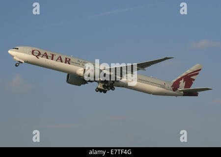 QATAR AIRWAYS BOEING 777 Banque D'Images