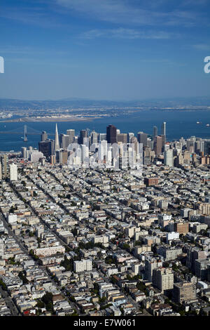 Cow Hollow et les quartiers de Nob Hill et le centre-ville de San Francisco, Californie, USA - vue aérienne Banque D'Images