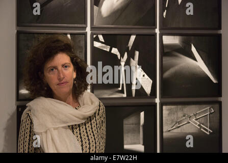 Exposition 'La construction de mondes. Photographie et architecture dans l'âge moderne" au Barbican Art Gallery. Hélène Binet. Banque D'Images