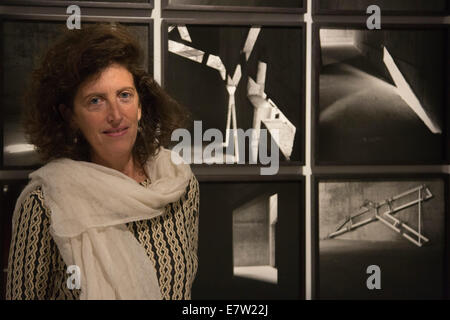 Exposition 'La construction de mondes. Photographie et architecture dans l'âge moderne" au Barbican Art Gallery. Hélène Binet. Banque D'Images