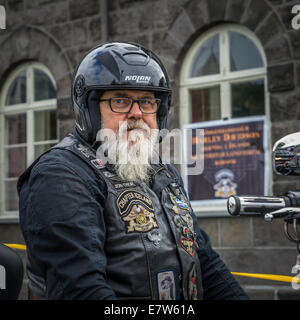 Portrait of Senior man, membre de l'Harley Davidson motorcycle club, Reykjavik, Islande Banque D'Images