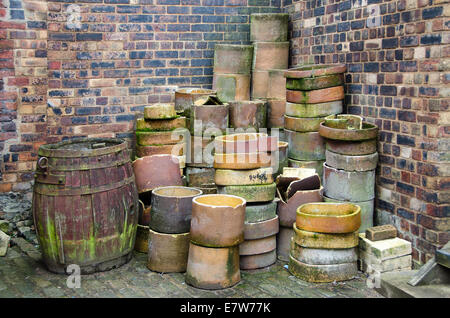 Pile de saggers utilisé au Gladstone Pottery Museum, Longton, Stoke on Trent. Banque D'Images