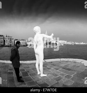 Boy with Frog art installation par Charles Ray, Venise. Banque D'Images