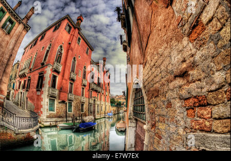 La scène du canal, Venise. Un haut de gamme, dynamique (HDR), image. Banque D'Images