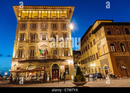 FLORENCE, ITALIE - 23 juin 2014 : Vue de nuit sur la place de la ville de Florence Italie Banque D'Images