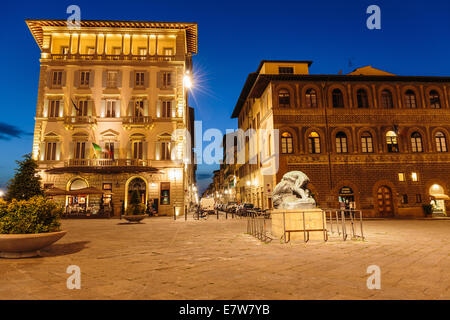 FLORENCE, ITALIE - 23 juin 2014 : Vue de nuit sur la place de la ville de Florence Italie Banque D'Images