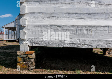 Détail de l'esclave quarts log cabin qui est près de la maison à McLean Appomattox Courthouse National Historical Park, Virginia Banque D'Images