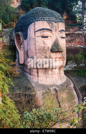 Grand Bouddha de Leshan, le plus grand Bouddha de pierre dans le monde Sichuan, Chine Banque D'Images