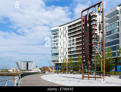 Le Titanic Quarter avec Titanic Belfast museum dans la distance, Belfast, Irlande du Nord, Royaume-Uni Banque D'Images