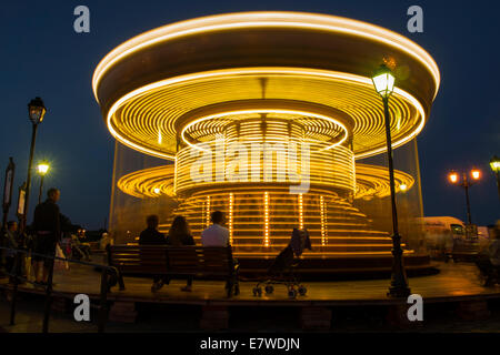 Le carrousel ride dans le port de Honfleur en Normandie, France Europe Banque D'Images