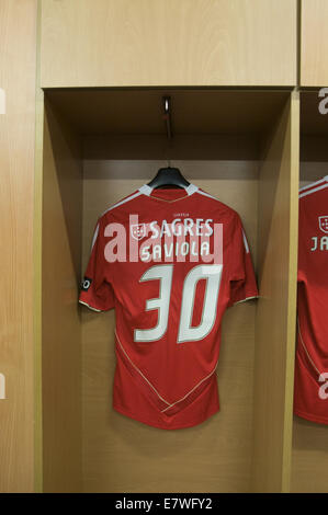 Dans son maillot Saviola Benfica dressing (stade de la lumière) Banque D'Images