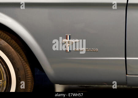 1965 Ford Mustang badging - USA Banque D'Images