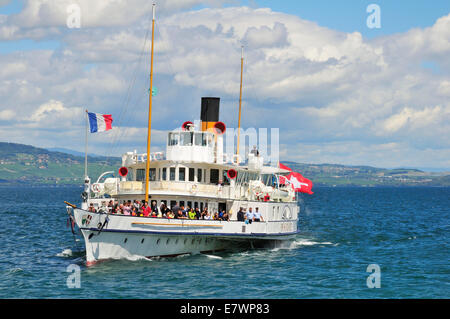 La France vapeur à aubes sur le Lac Léman ou le Lac Léman, Yvoire, Rhône-Alpes, Haute-Savoie, France Banque D'Images