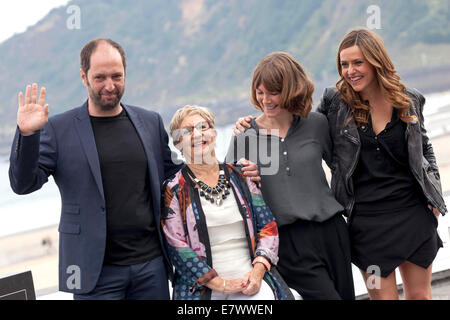 Josean Bengoetxea, Itziar Aizpuru, Nagore Aranburu et Itziar Ituno pendant les 'Loreak' photocall lors du 62e Festival International du Film de San Sebastian le 23 septembre 2014/photo alliance Banque D'Images