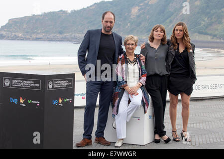 Josean Bengoetxea, Itziar Aizpuru, Nagore Aranburu et Itziar Ituno pendant les 'Loreak' photocall lors du 62e Festival International du Film de San Sebastian le 23 septembre 2014/photo alliance Banque D'Images