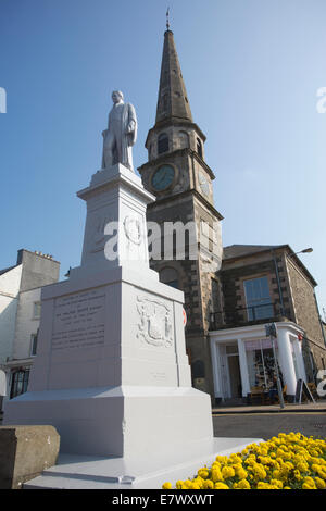 Statue de Sir Walter Scott et de palais de justice, Selkirk, le Royal and Ancient Burgh de Selkirk, Scottish Borders, Scotland, UK Banque D'Images