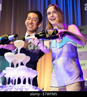 Tokyo, Japon. 25 Septembre, 2014. Président du Marché Pierre Taijiro Nakamura et l'actrice Leighton Meester(R) assister à une manifestation de lancement nouveau parfum de la marque. Télécharger Trillian' à Tokyo, Japon le 25 septembre 2014. Credit : AFLO Co.,Ltd/Alamy Live News Banque D'Images