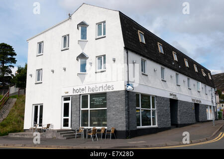 L'hôtel Hébrides et Pierhead Restaurant de fruits de mer à Tarbert sur l'île de Harris. Banque D'Images