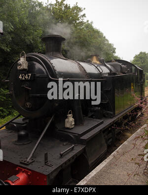 Great Western 2-8-0 réservoir du moteur sur le chemin de fer à vapeur de Bodmin et Wenford Banque D'Images