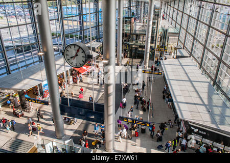 L'aéroport international de Copenhague (CPH) Zone de connexion ferroviaire intérieur Banque D'Images