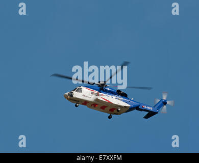 Hélicoptère Sikorsky S92A exploité par Bristow hors de l'aéroport d'Aberdeen Dyce Champ d'huile pour les transferts des travailleurs. Banque D'Images