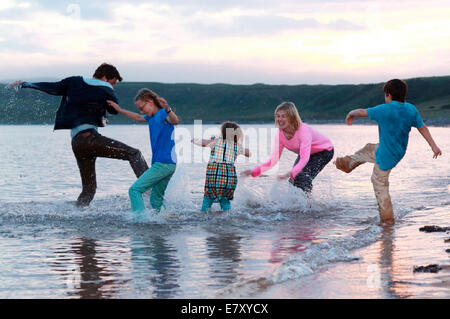 Ce QUE NOUS AVONS FAIT SUR NOS VACANCES 2014 BBC Films Production avec Rosamund Pike et David Tennant Banque D'Images