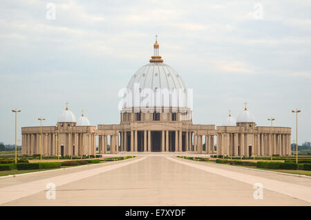 Basilique Notre Dame de la paix / Basilique Notre-Dame de la paix de Yamoussoukro, Côte d'Ivoire / Côte d'Ivoire Banque D'Images