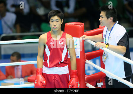 Incheon, Corée du Sud. 26 Sep, 2014. Kenji Fujita (JPN) Boxing : Men's Bantam (-56kg) à Seonhak 2014 Gymnase pendant les Jeux Asiatiques d'Incheon en Corée du Sud, la Corée du Sud. © YUTAKA/AFLO SPORT/Alamy Live News Banque D'Images