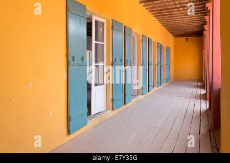 Premier étage du quartier des commerçants dans la maison des esclaves sur l'île de Gorée Banque D'Images