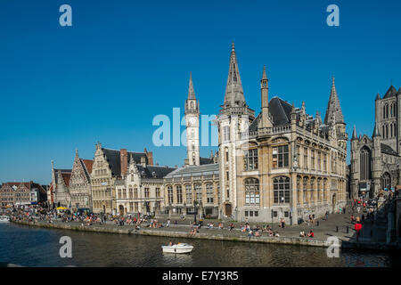 Une belle fin de journée à étés Graslei, la vieille ville médiévale de Gand en Belgique Banque D'Images