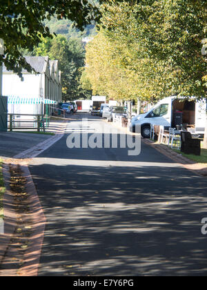 Malvern, Worcestershire, Royaume-Uni 26 septembre 2014. Le Malvern Autumn show se prépare à accueillir les visiteurs samedi et dimanche, Malvern, Royaume-Uni. Sur la photo : une avenue qui sera pleine demain à l'automne montrent. Crédit : Ian Thwaites/Alamy Live News Banque D'Images