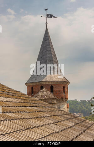 L'un des nombreux tours de vieux château à kamianets podilskyi - Ukraine, l'Europe. Banque D'Images