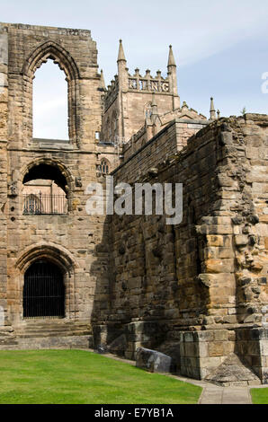 Une partie des ruines de Dunfermline Palace dans le Fife, en Écosse. Banque D'Images