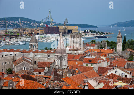 Des toits de la vieille ville de Trogir, Croatie. Banque D'Images