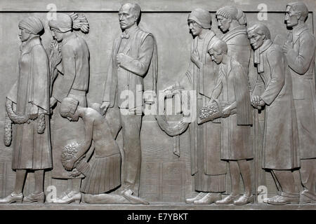 Détails sur le Comité du cénotaphe Monument commémoratif de guerre à Liverpool représentant en deuil Banque D'Images