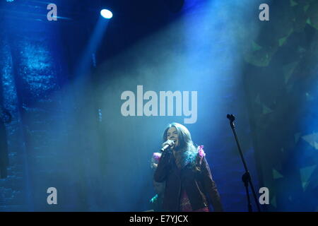 Gdansk, Pologne. 26 Sep, 2014. Chanteuse polonaise Karolina Czarnecka effectue en direct durant le Festival aime cerceau à Gdansk. Credit : Michal Fludra/Alamy Live News Banque D'Images