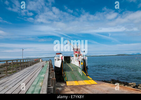 Caledonian MacBrayne Car-ferry ' Loch Ranza' Tayinloan ARGYLL & BUTE AVEC L'île de Gigha en arrière-plan l'Ecosse Banque D'Images