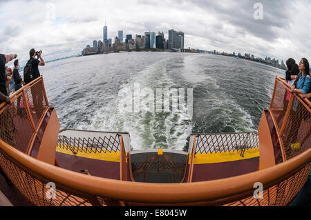 New York, NY 23 Août 2014 - Vue depuis le ferry pour Staten Island Manhattan. Banque D'Images