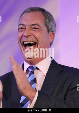 NIGEL Farage, député européen conservateur INSOUCIANT MARQUE MP 27 septembre 2014 HIPPODROME DE DONCASTER DONCASTER YORKSHIRE ANGLETERRE Banque D'Images